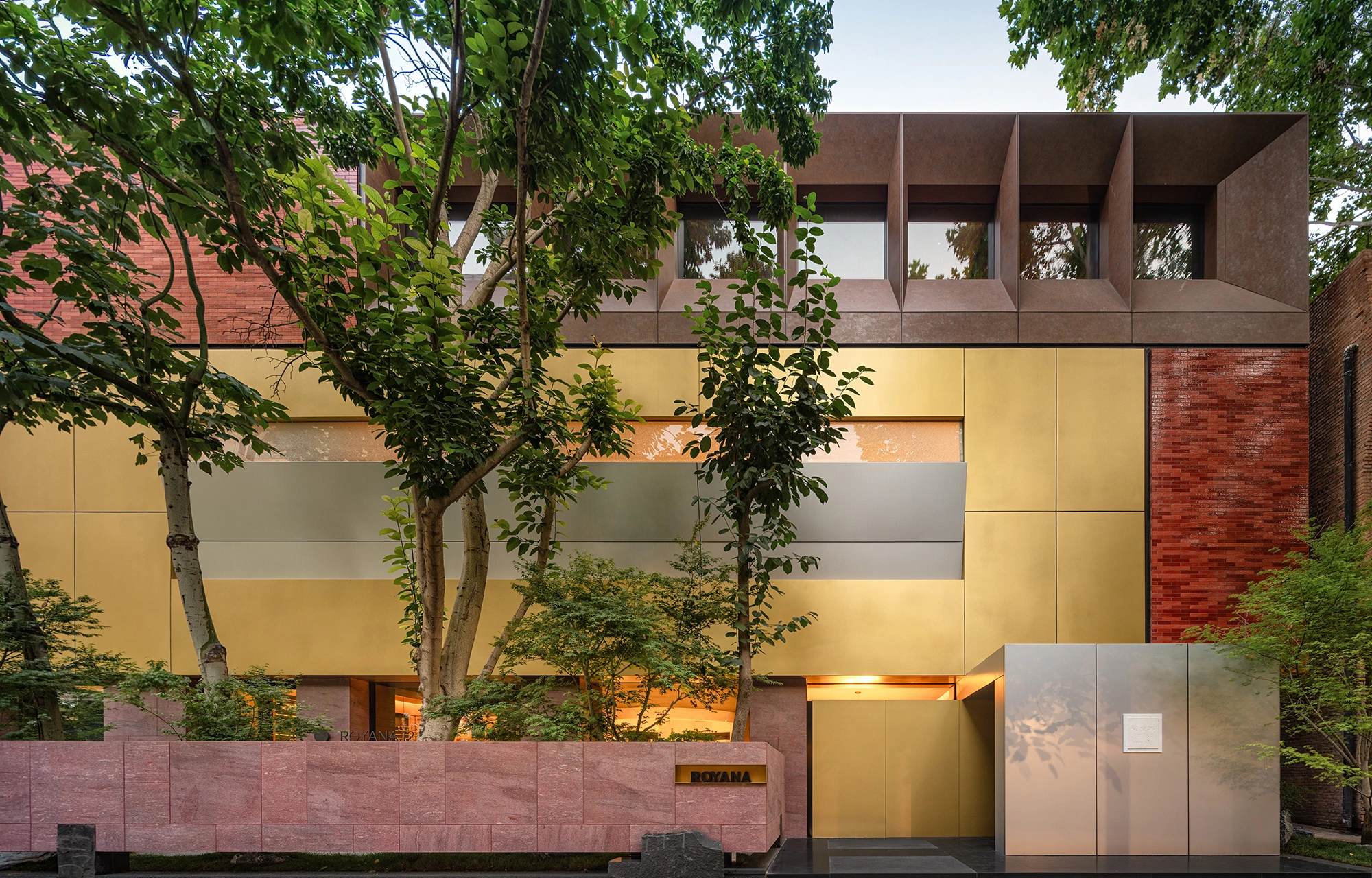 HAUS ROYANA BEIJING